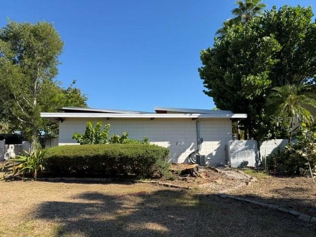 31 DOLPHIN DRIVE photo 2
