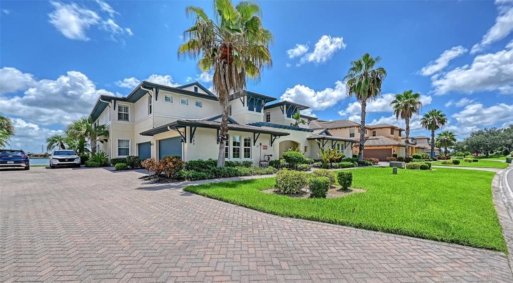 1041 RIVERSCAPE STREET 1041 photo 6