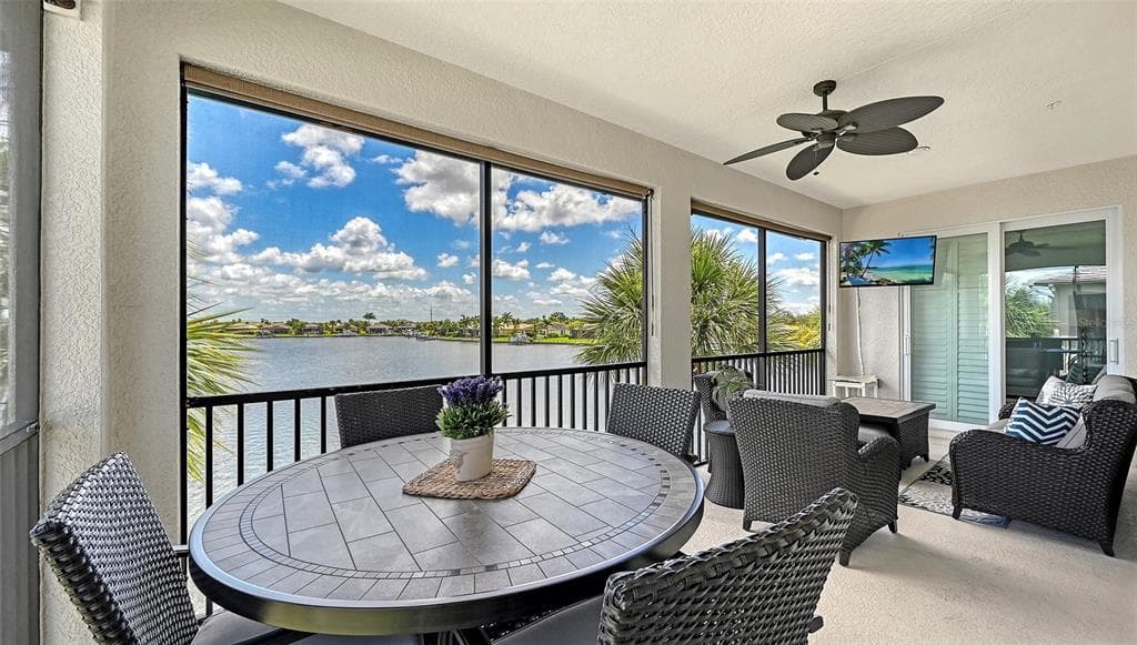 1041 RIVERSCAPE STREET 1041 photo 17