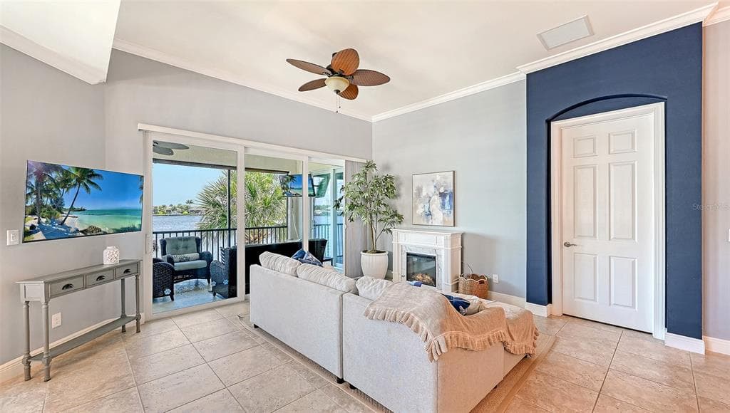 1041 RIVERSCAPE STREET 1041 photo 14