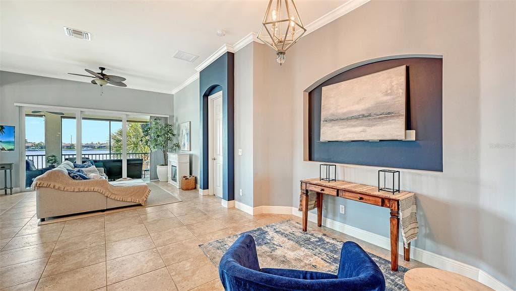 1041 RIVERSCAPE STREET 1041 photo 11