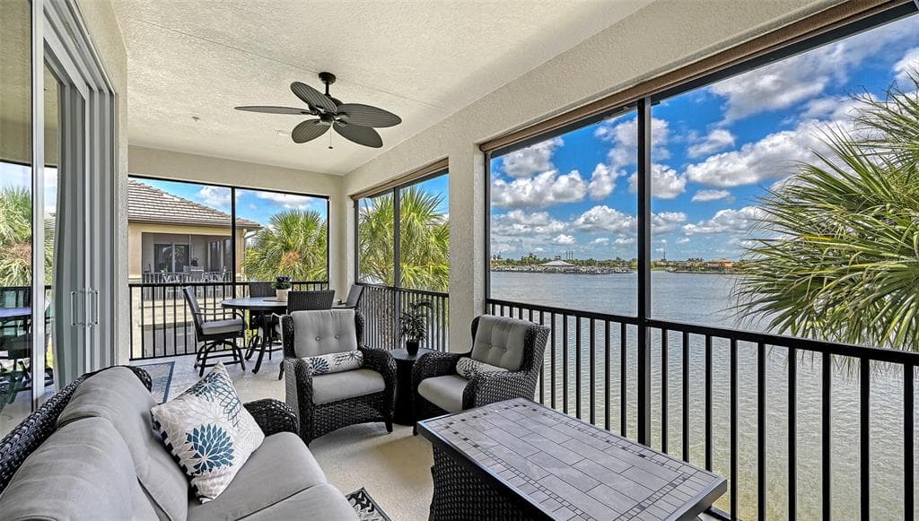1041 RIVERSCAPE STREET 1041 photo 19