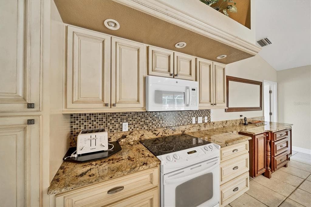 36 PINE VALLEY COURT photo 13