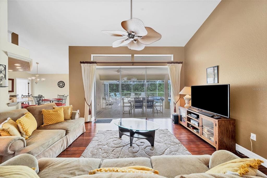36 PINE VALLEY COURT photo 3