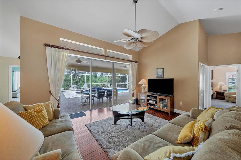 36 PINE VALLEY COURT photo 4