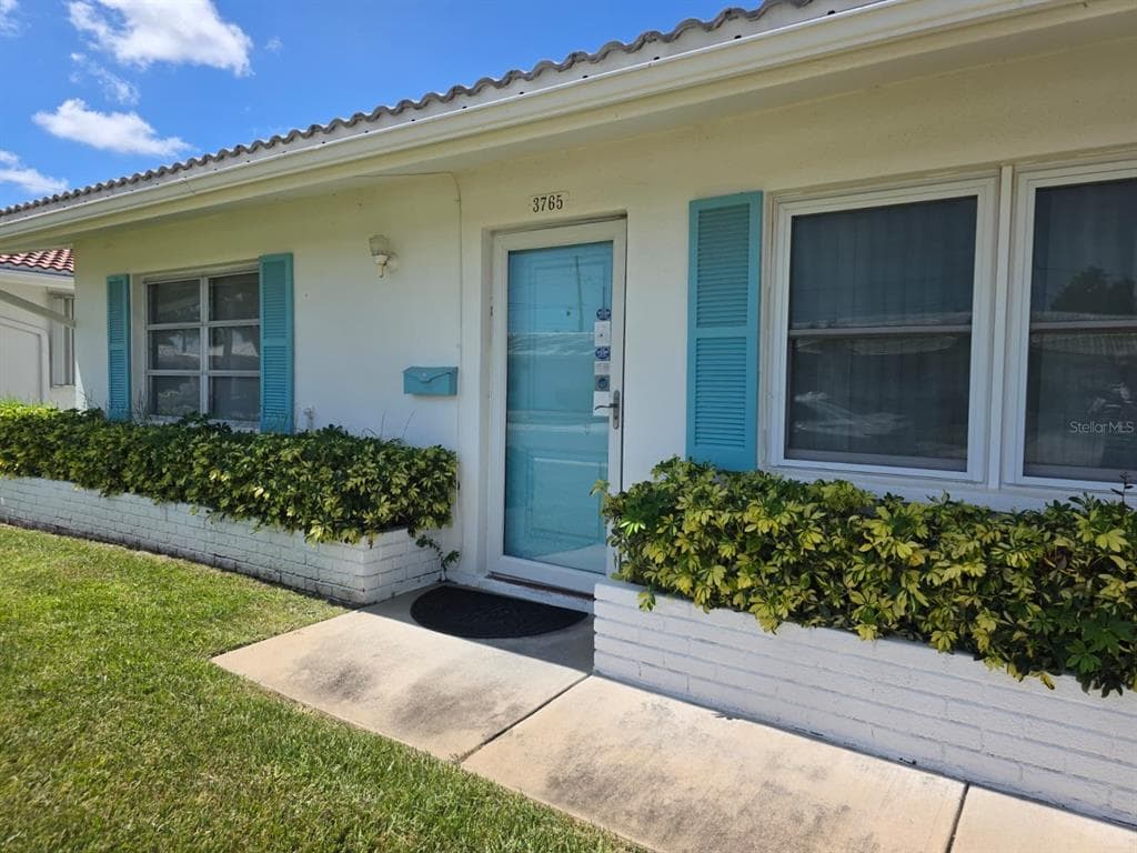 3765 101ST AVENUE N - photo 2