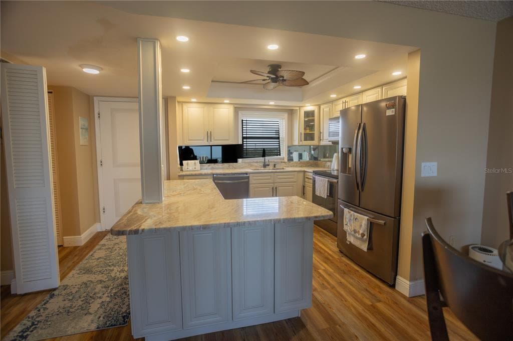 4525 COVE CIRCLE 1107 photo 3