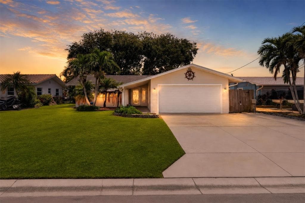 541 LILLIAN DRIVE photo 2
