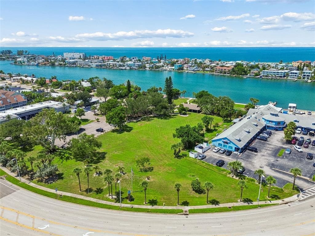 9300 GULF BOULEVARD photo 20
