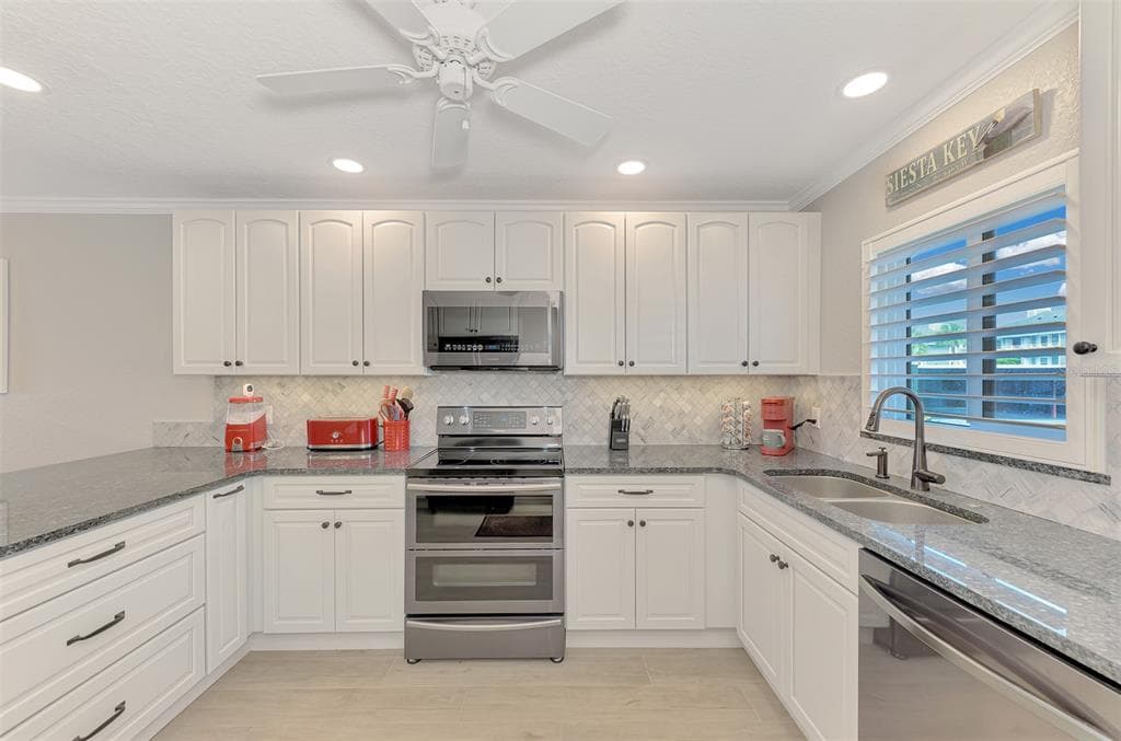1608 STICKNEY POINT ROAD 8-107 photo 25