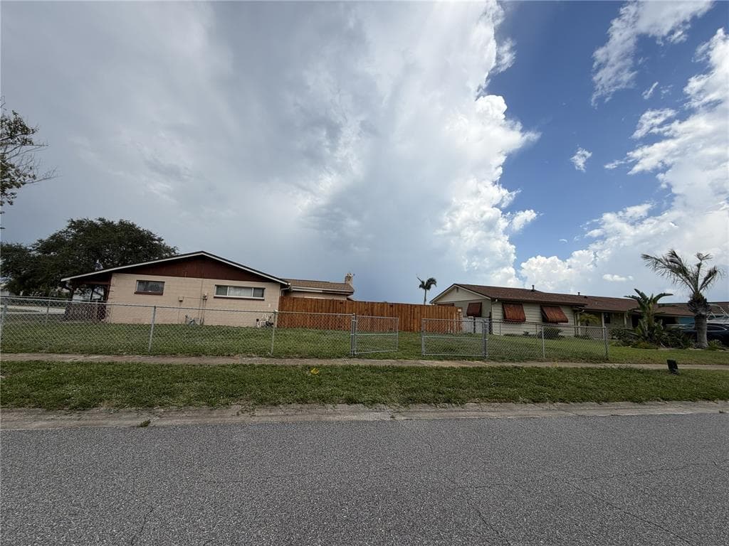 395 BACARDI DRIVE photo 23