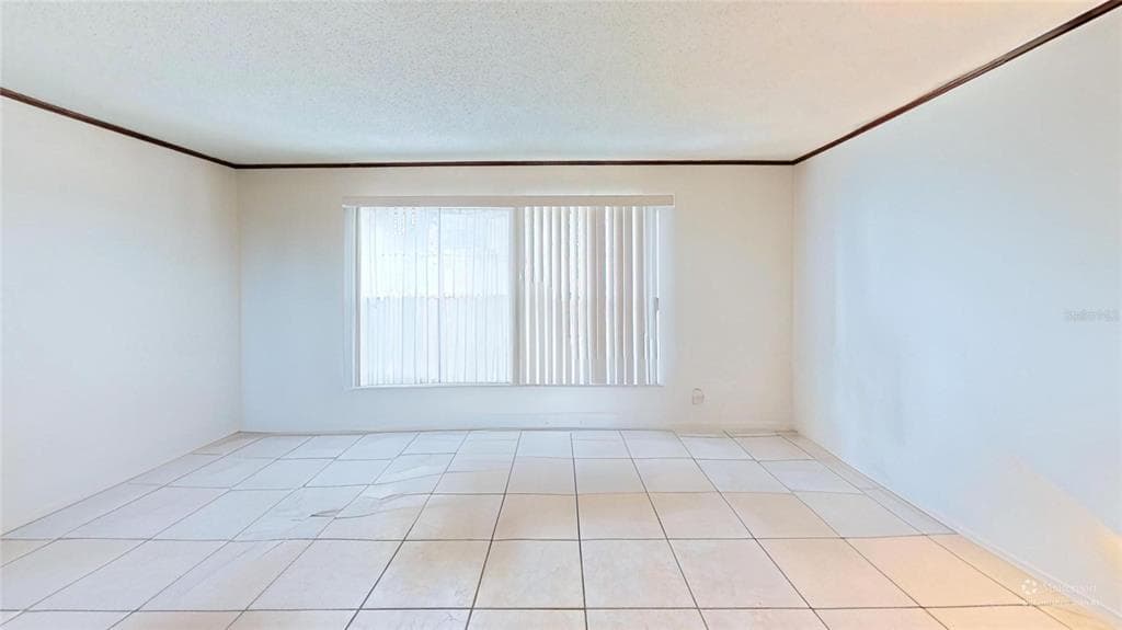 395 BACARDI DRIVE photo 3