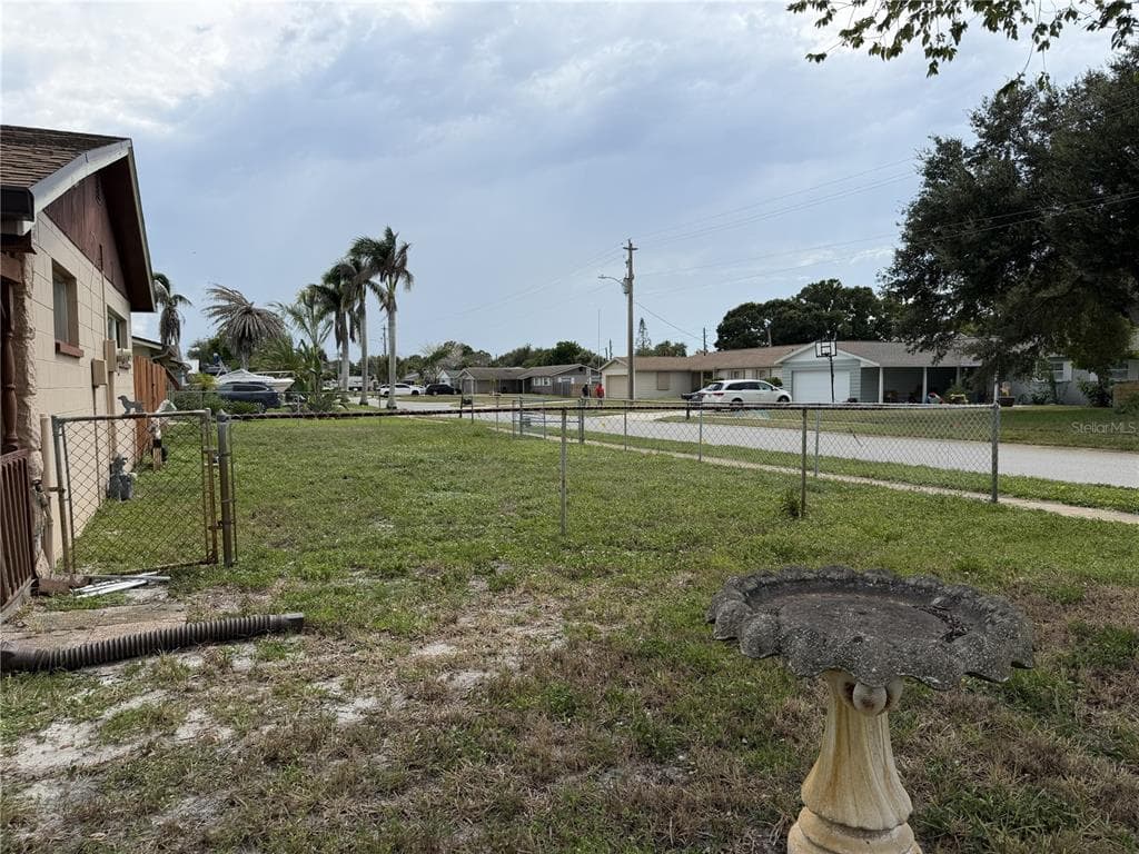 395 BACARDI DRIVE photo 21