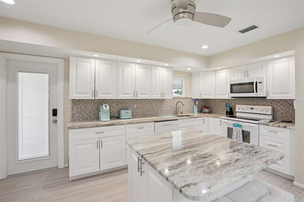 2256 AUBURN BOULEVARD photo 23