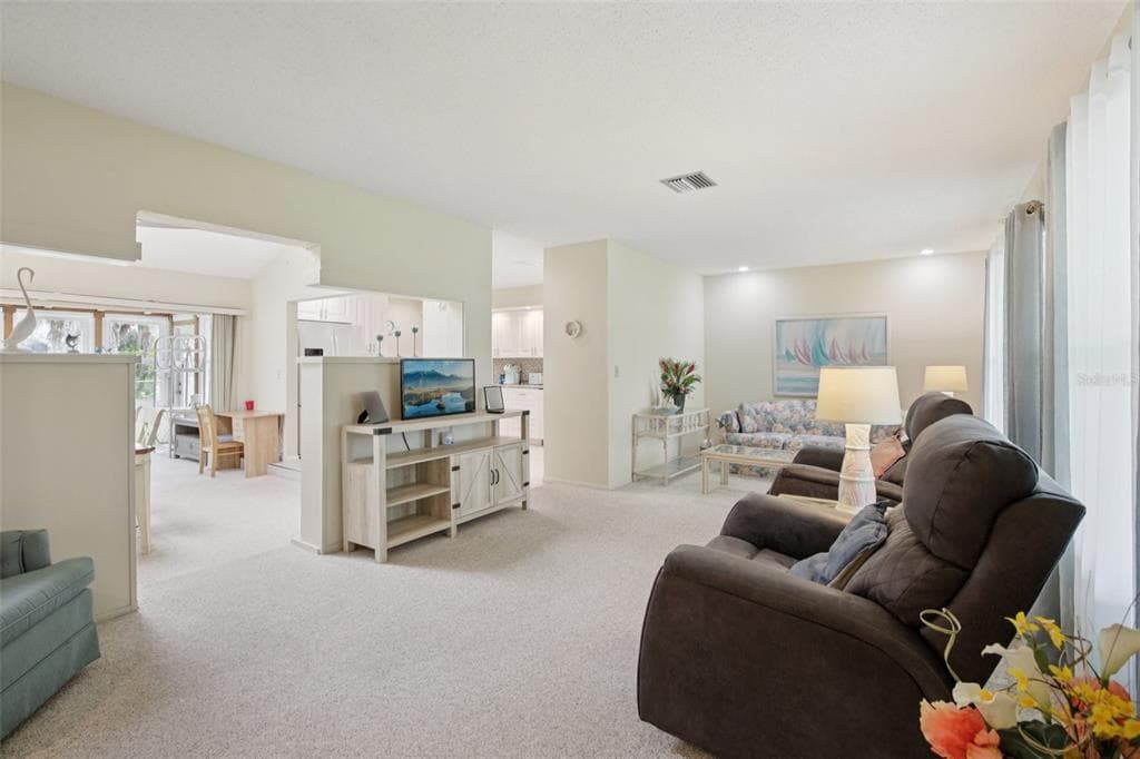 2256 AUBURN BOULEVARD photo 11