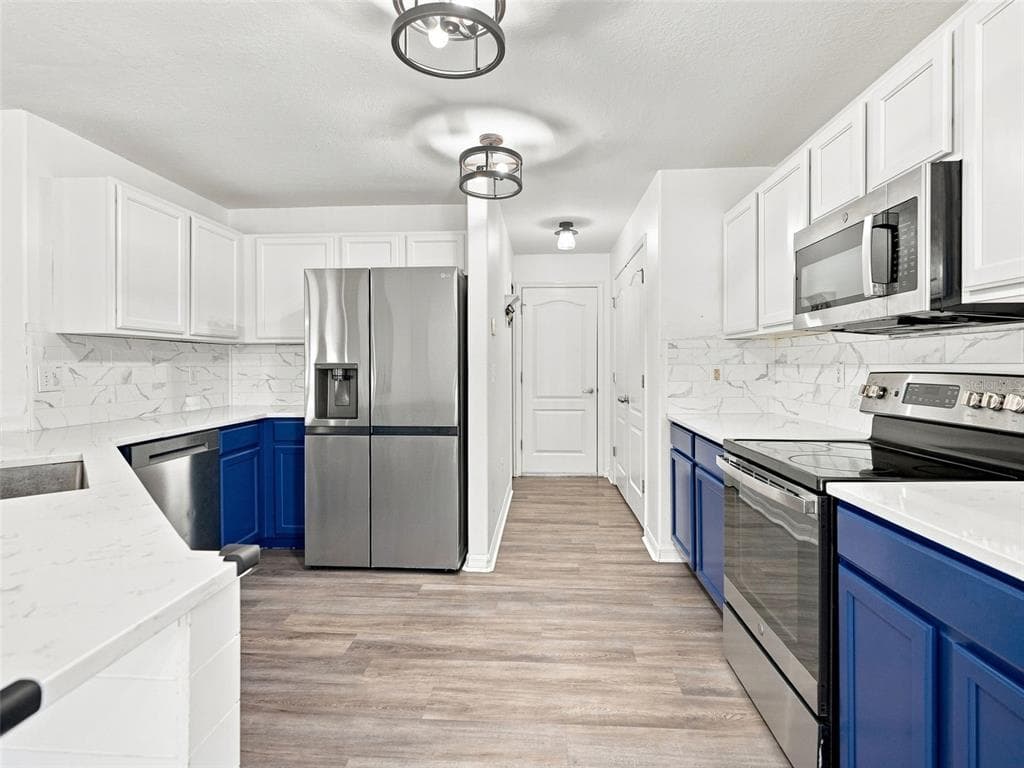12607 CHENWOOD AVENUE photo 6