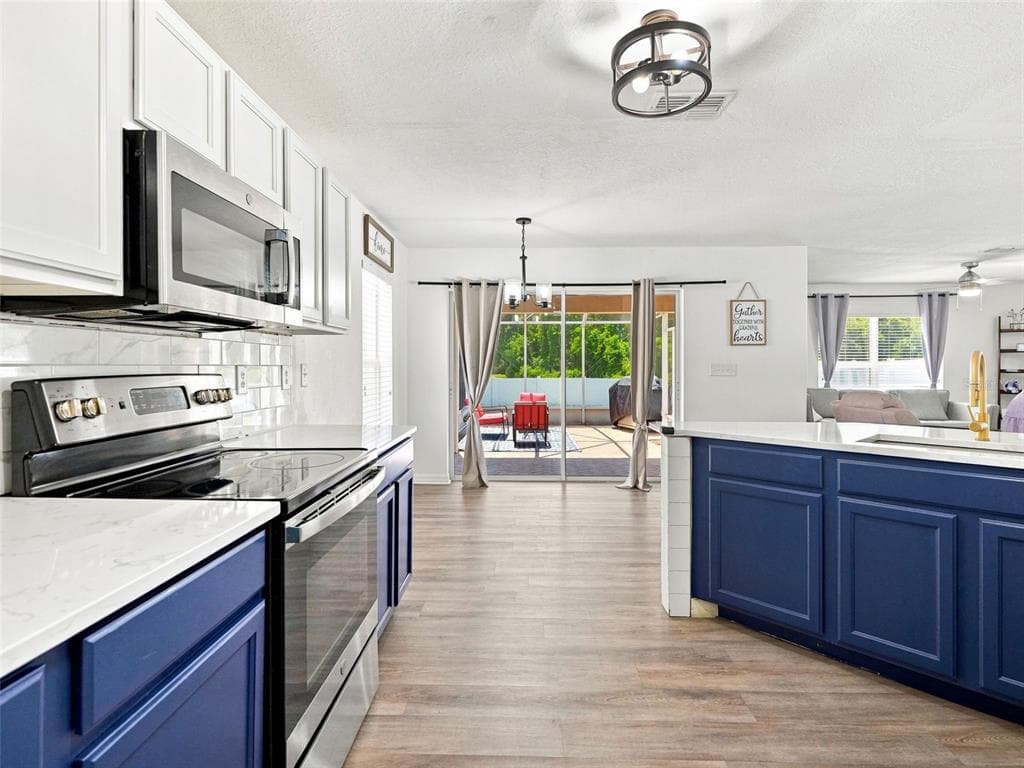 12607 CHENWOOD AVENUE photo 9