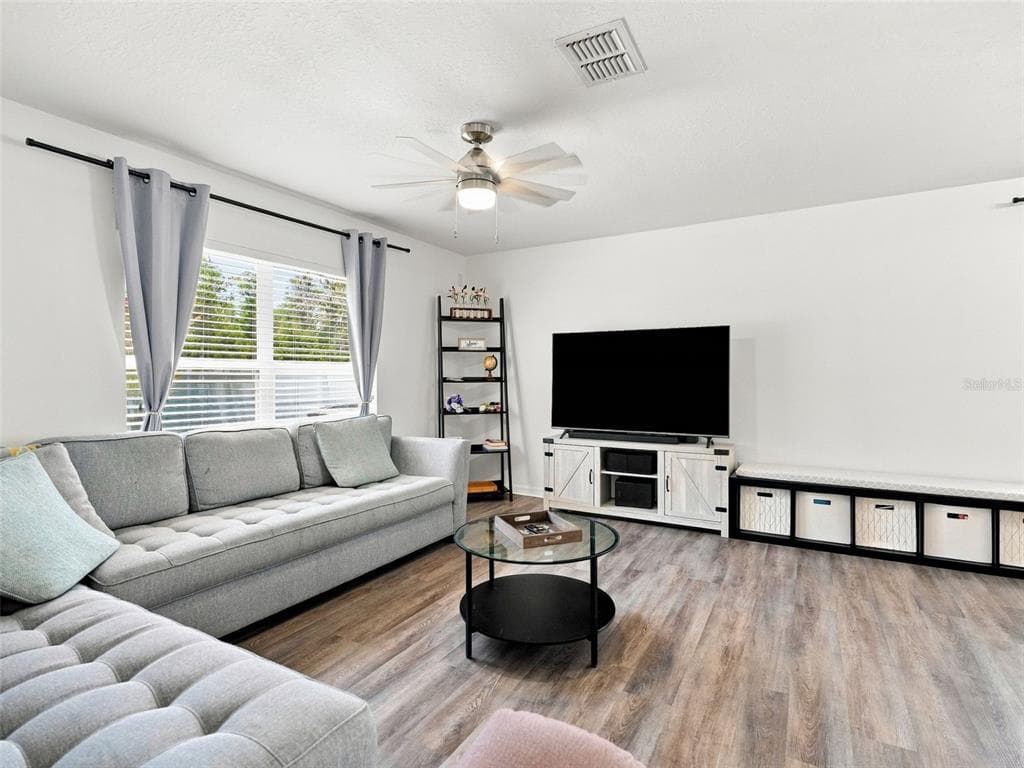 12607 CHENWOOD AVENUE photo 4