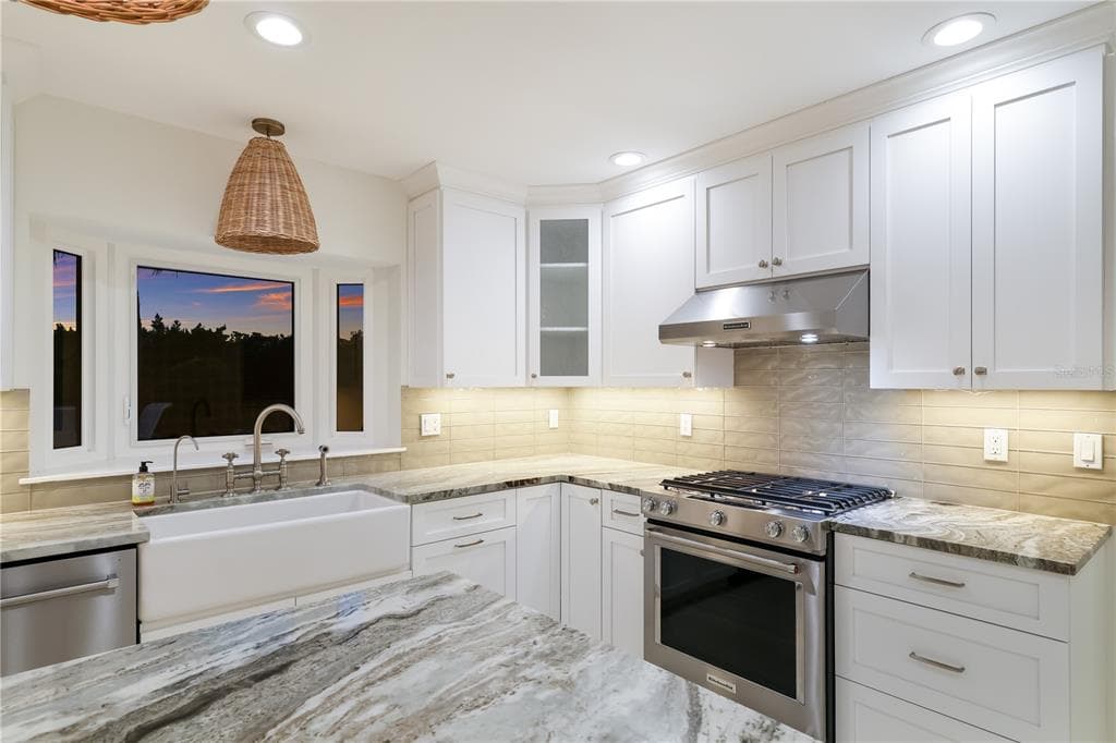 6561 BAYOU HAMMOCK ROAD photo 13
