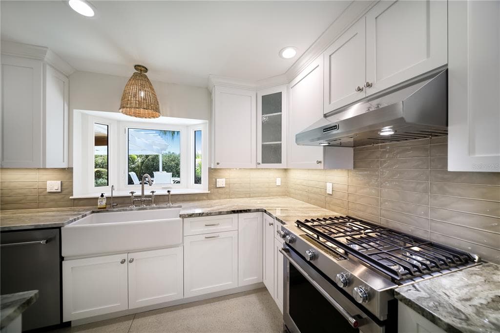 6561 BAYOU HAMMOCK ROAD photo 14