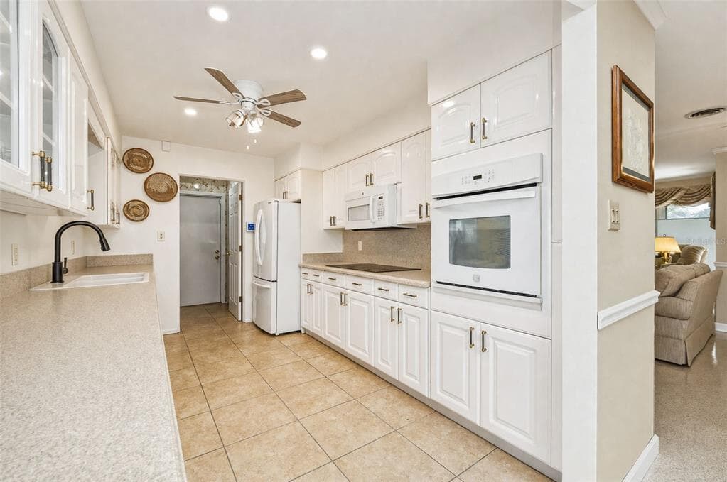 133 HOLLY AVENUE photo 18