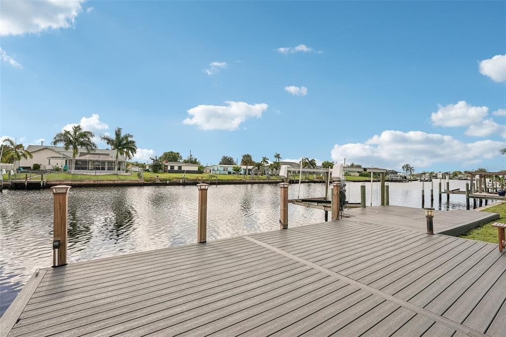289 W TARPON BOULEVARD NW photo 5