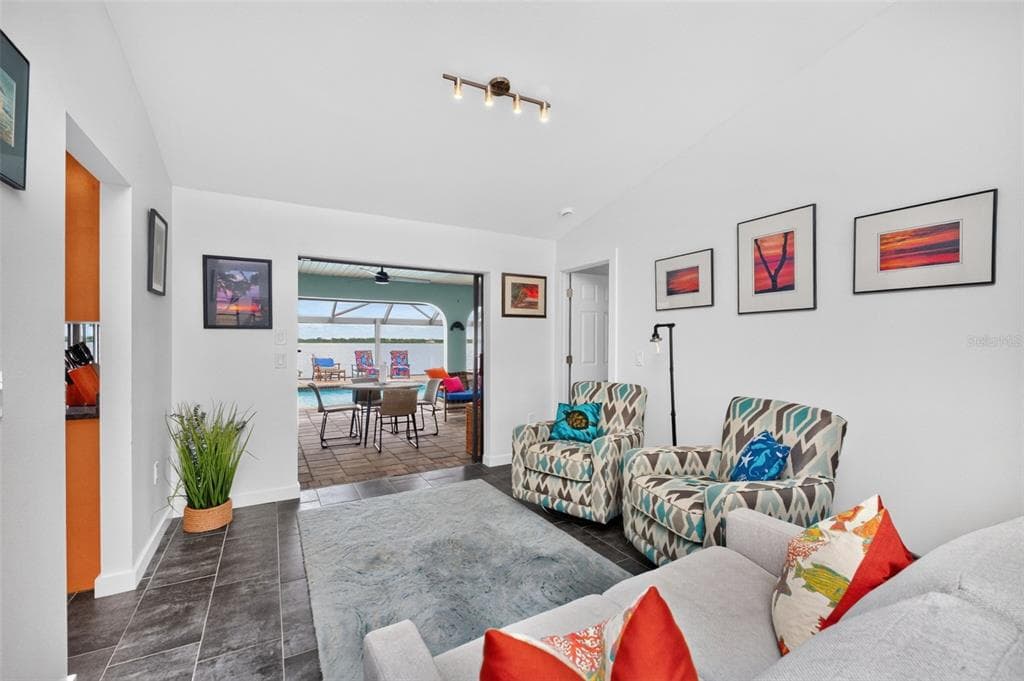2459 DIXON TERRACE photo 10