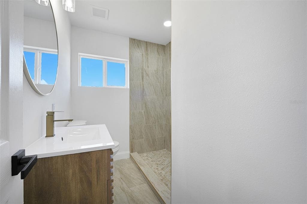 17 POINSETTIA DRIVE photo 16