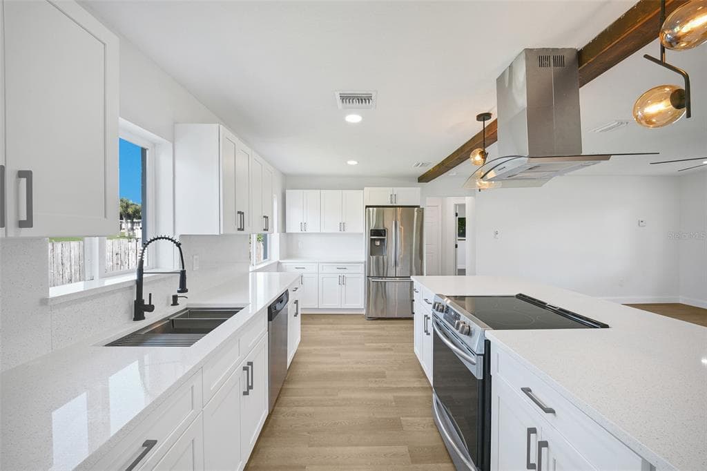 17 POINSETTIA DRIVE photo 9