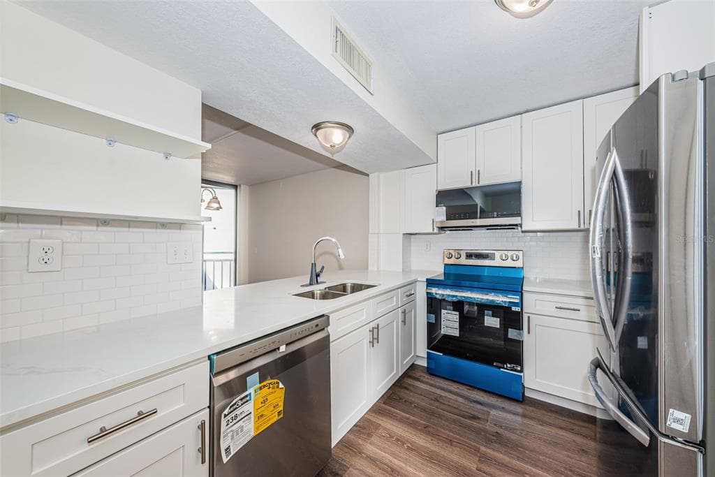 5541 PUERTA DEL SOL BOULEVARD S 313 photo 2
