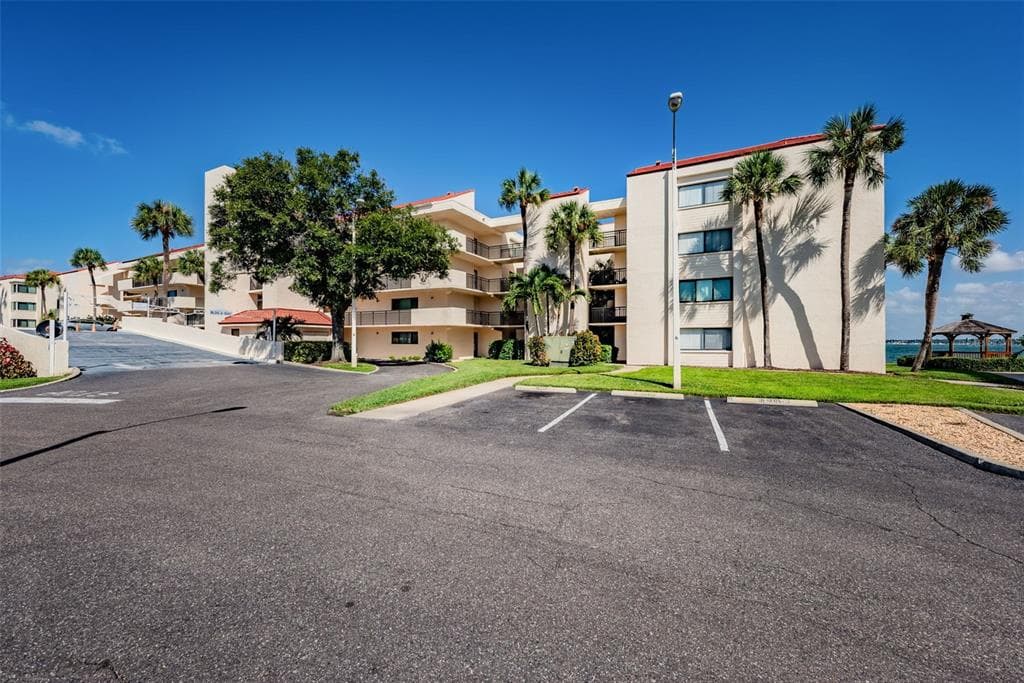 5541 PUERTA DEL SOL BOULEVARD S 313 photo 17