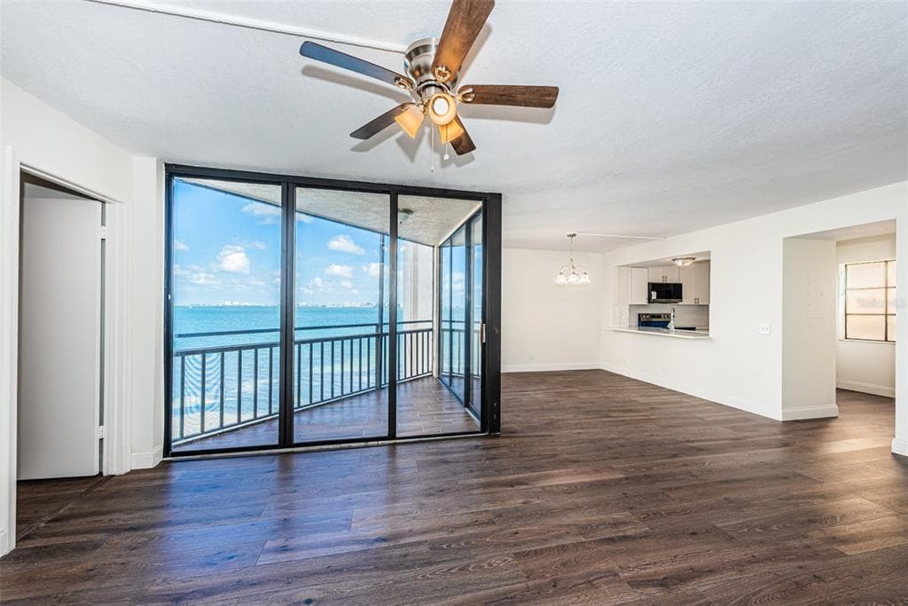 5541 PUERTA DEL SOL BOULEVARD S 313 photo 12