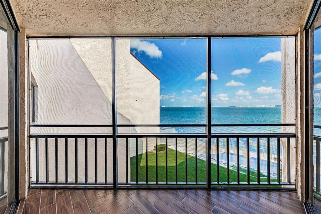 5541 PUERTA DEL SOL BOULEVARD S 313 photo 7