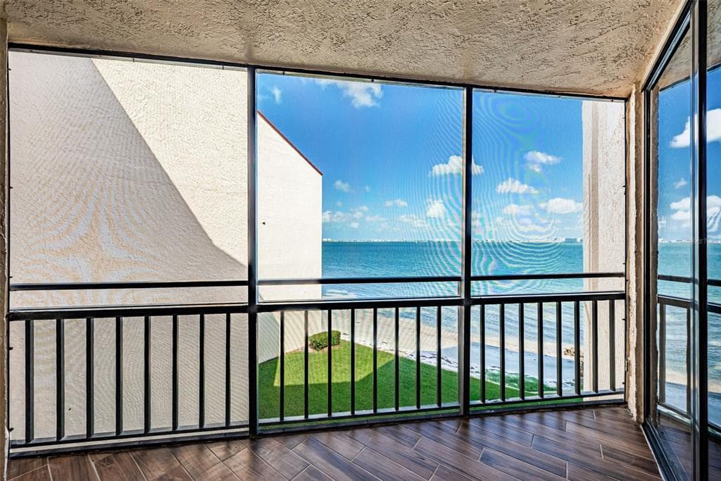5541 PUERTA DEL SOL BOULEVARD S 313 photo 9