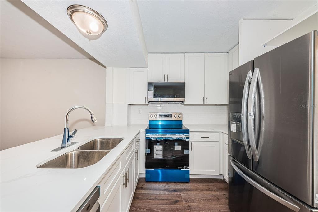 5541 PUERTA DEL SOL BOULEVARD S 313 photo 24