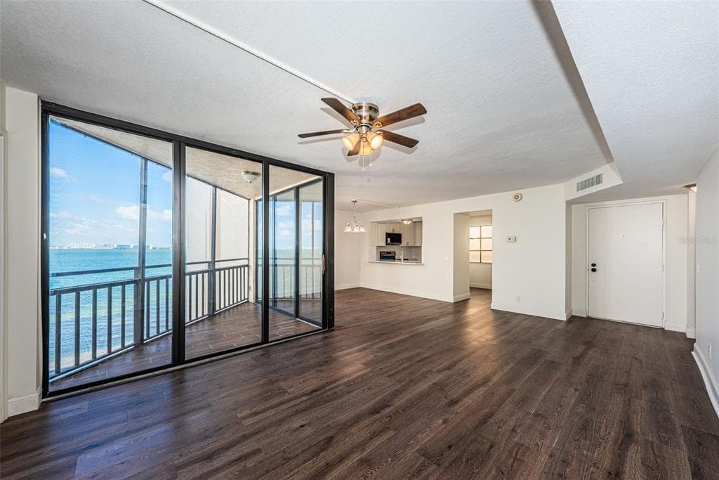 5541 PUERTA DEL SOL BOULEVARD S 313 photo 8