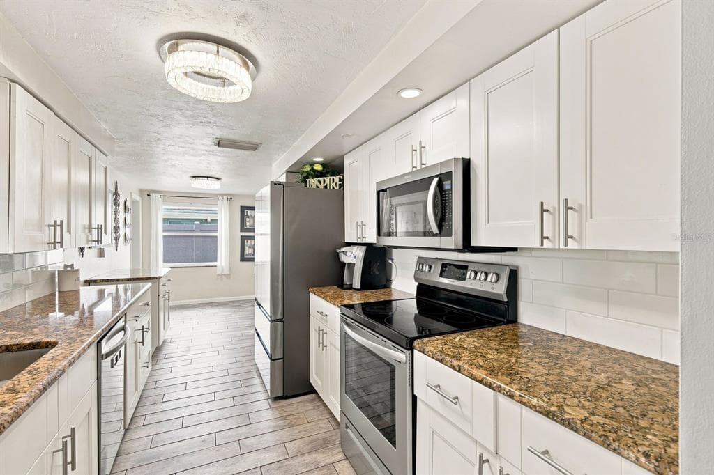 1324 CHANCELLOR DRIVE photo 13