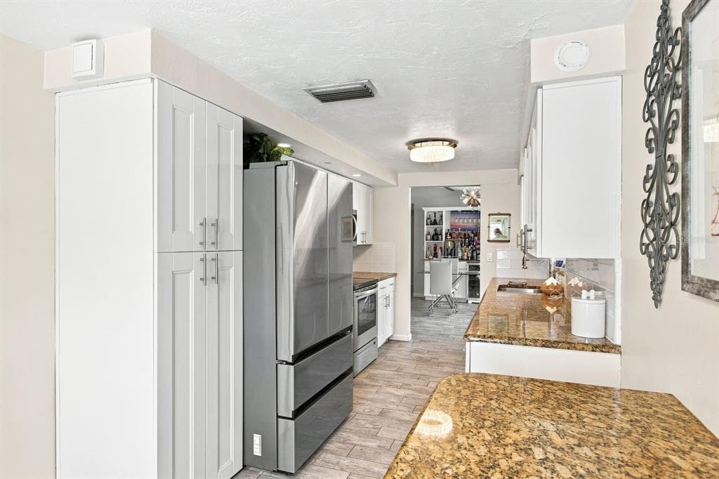 1324 CHANCELLOR DRIVE photo 15