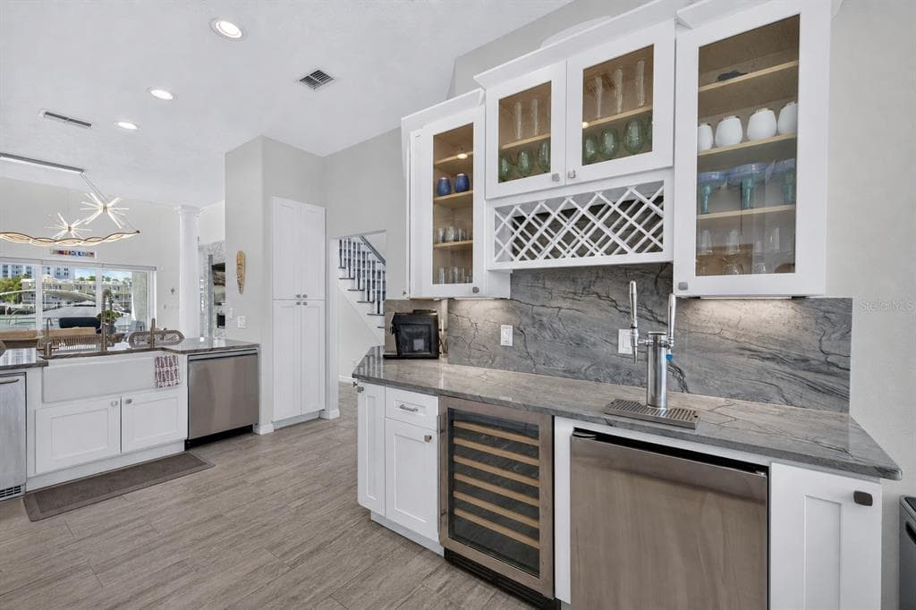 141 BAYSIDE DRIVE photo 16