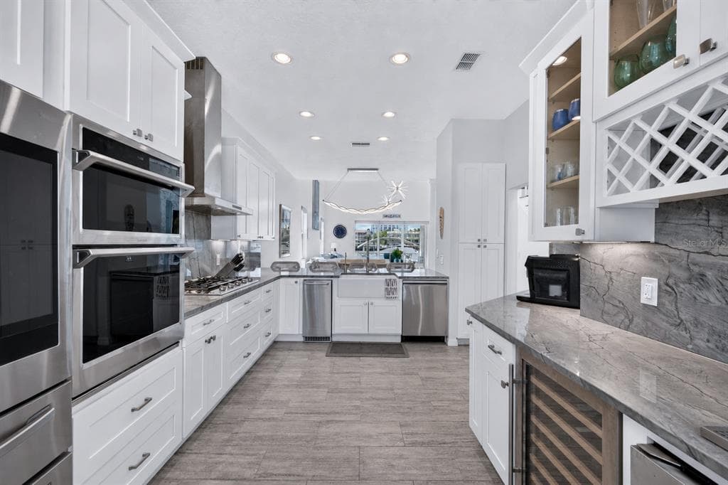141 BAYSIDE DRIVE photo 15