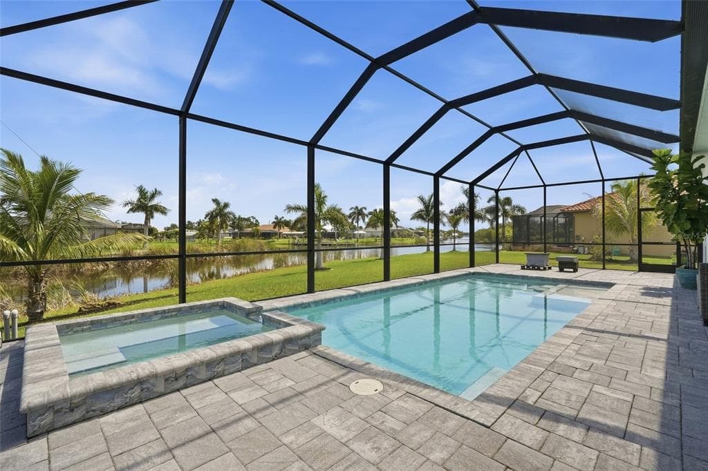 13284 AMARYLLIS CIRCLE photo 3