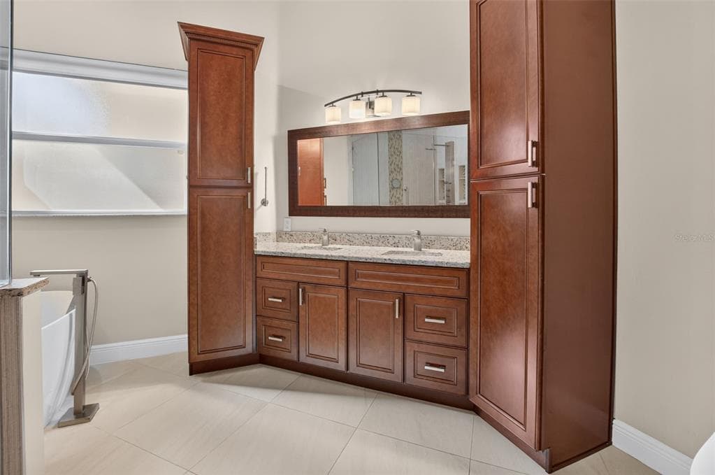 5351 VENTURA DRIVE photo 22