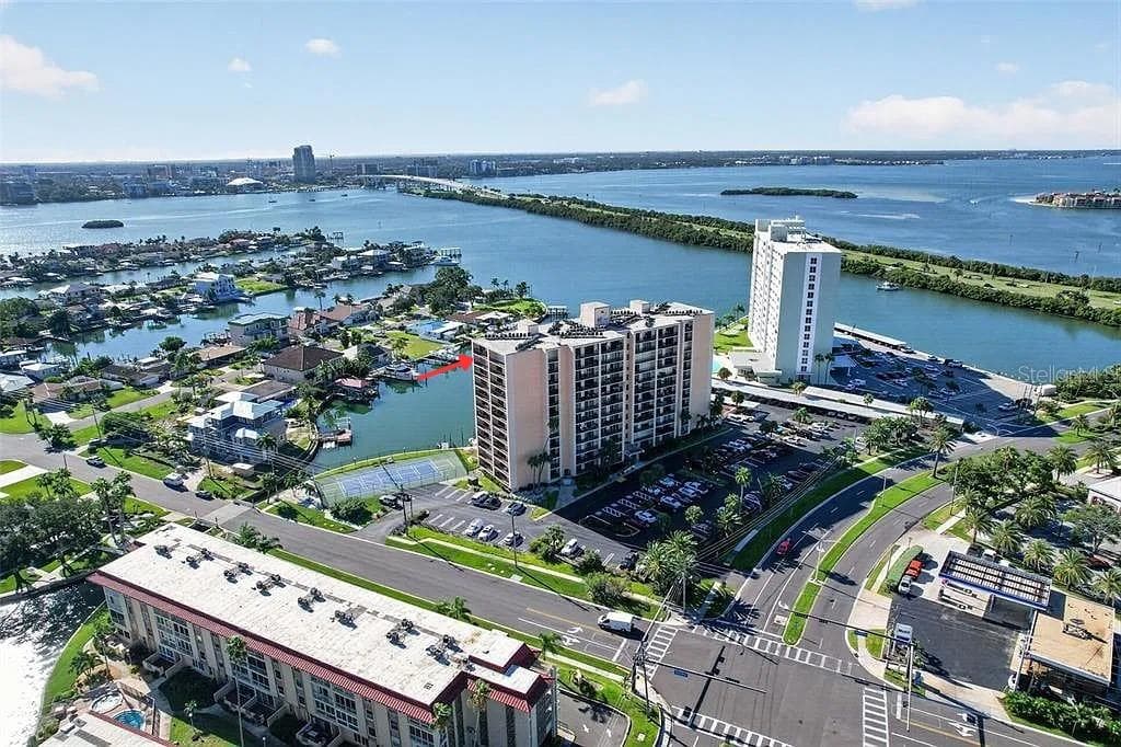 51 ISLAND WAY 1100 photo 1
