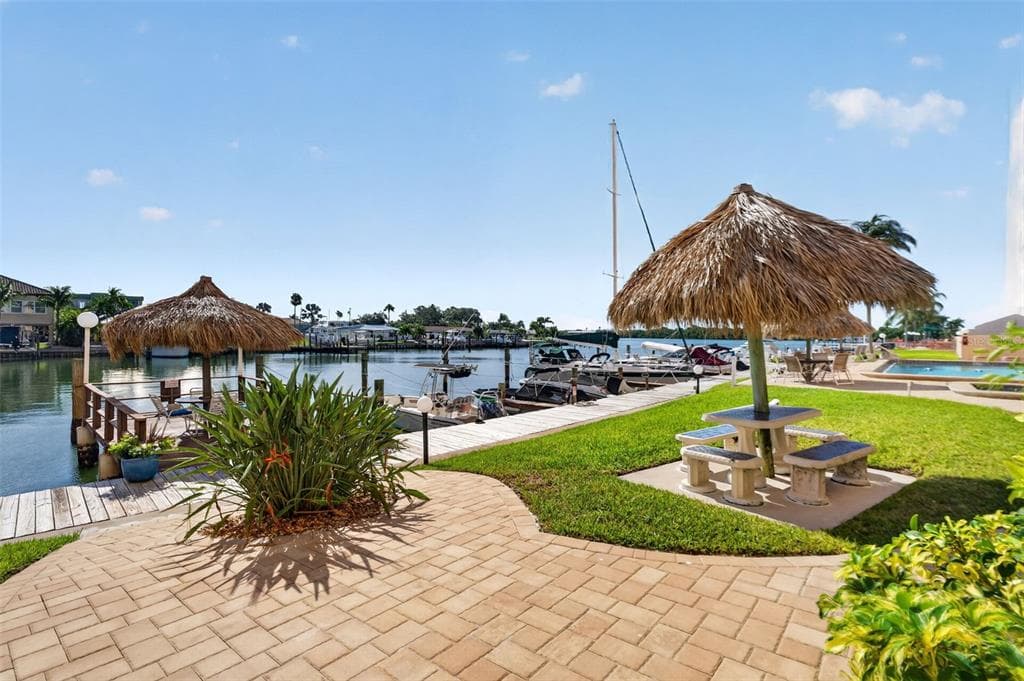 51 ISLAND WAY 1100 photo 25