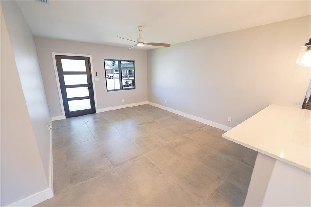 5812 LIVERPOOL DRIVE photo 20