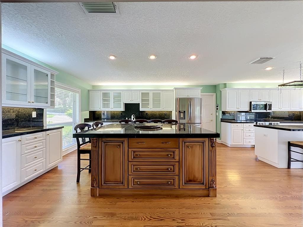 1800 COUNTRY CLUB DRIVE photo 22