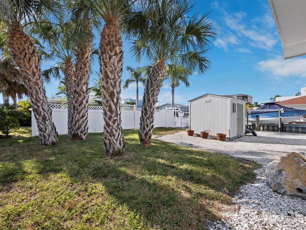 691 TARAWITT DRIVE photo 23