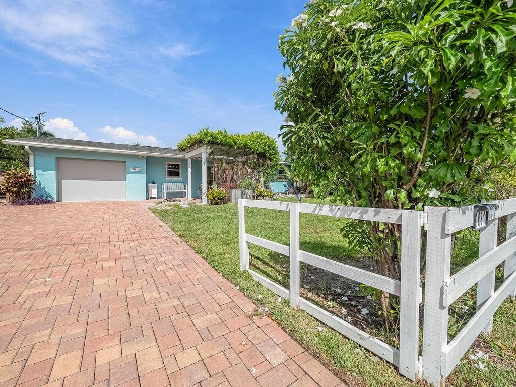 1831 BAYSHORE DRIVE photo 4