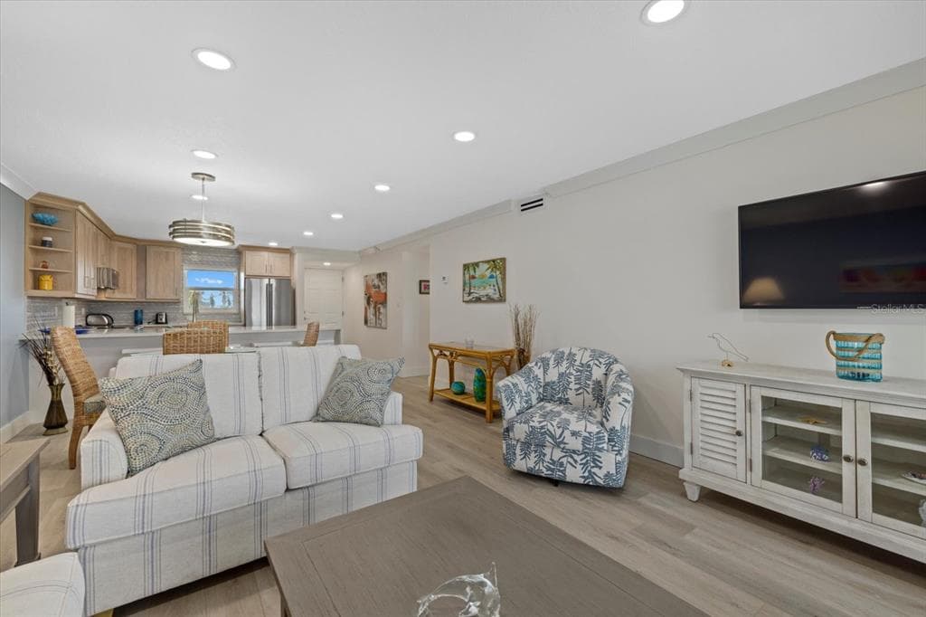9393 MIDNIGHT PASS ROAD 302 photo 12