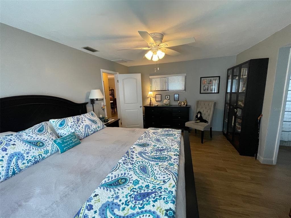 130 ANNAPOLIS LANE photo 25